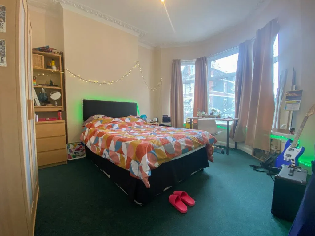 5 bedroom terraced house for rent