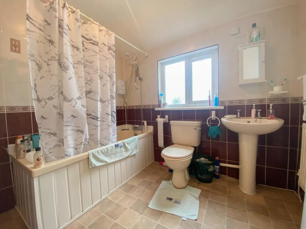 5 bedroom terraced house for rent