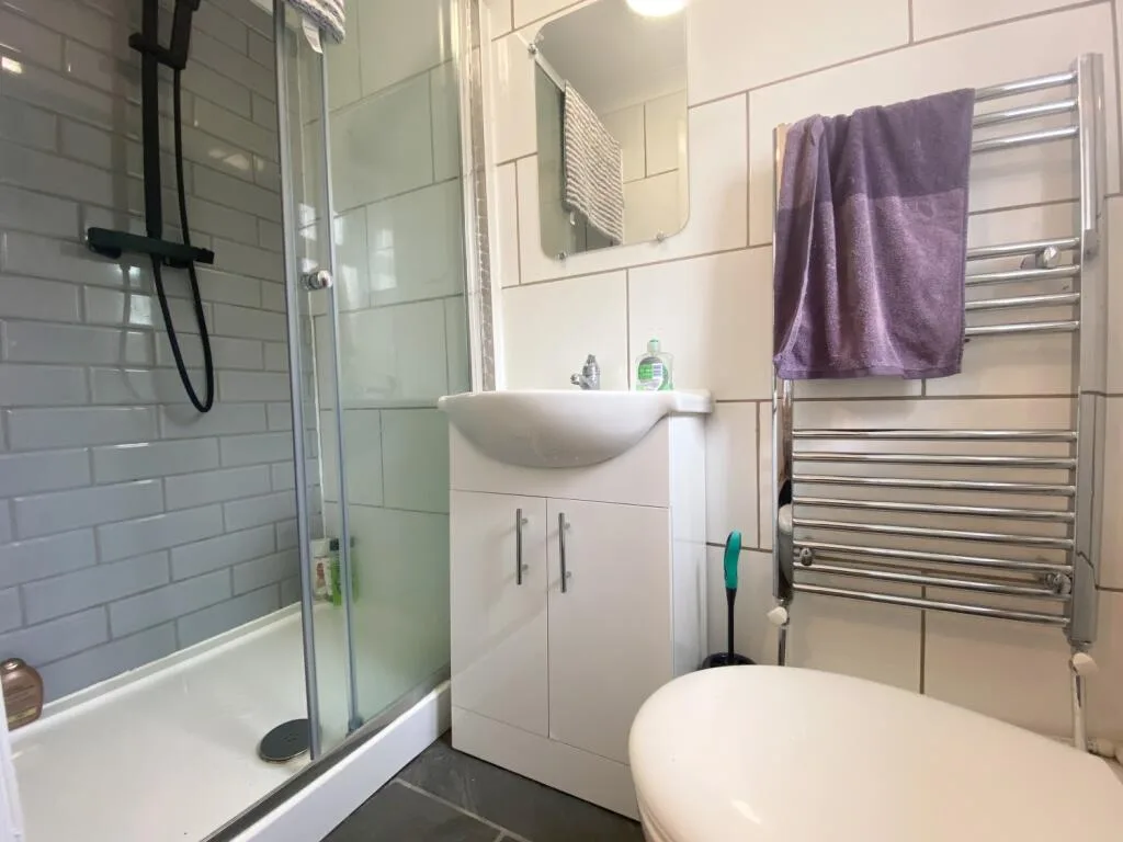 5 bedroom terraced house for rent