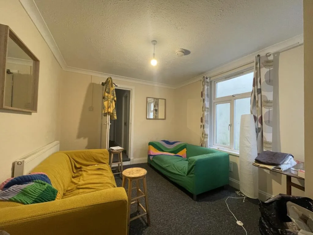 5 bedroom terraced house for rent