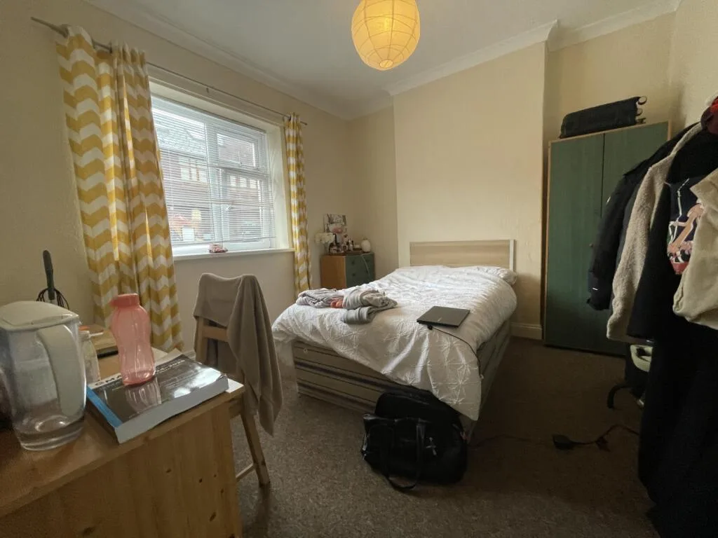 5 bedroom terraced house for rent