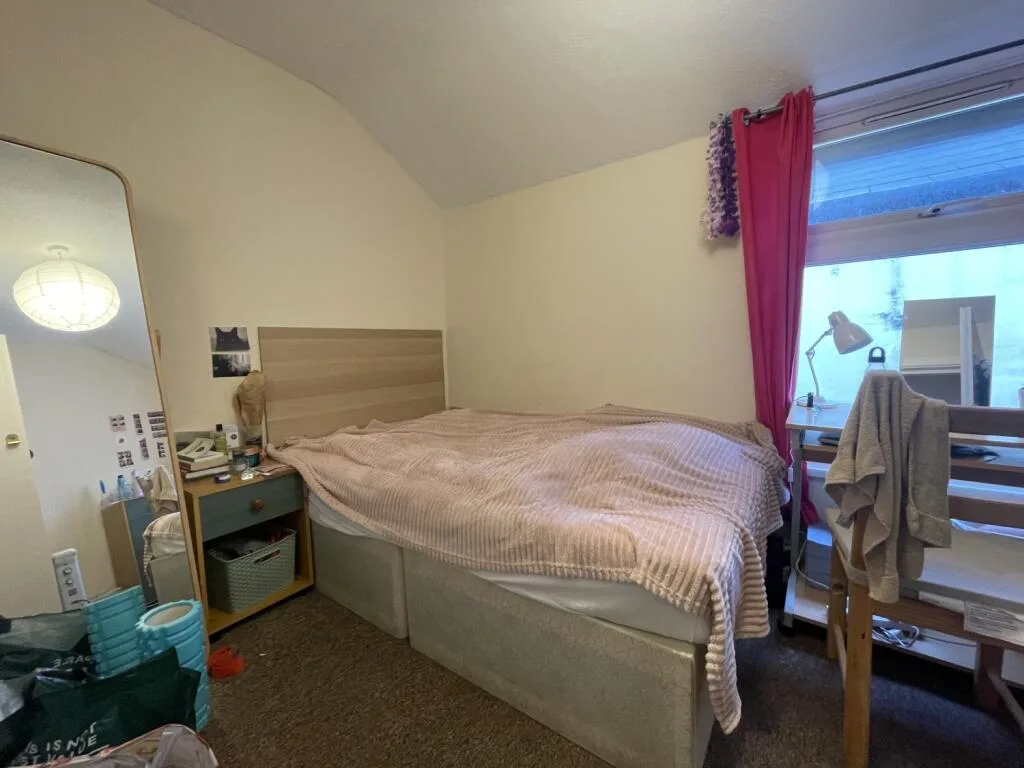 5 bedroom terraced house for rent