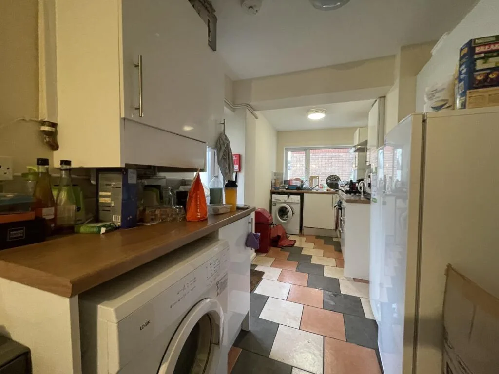 5 bedroom terraced house for rent