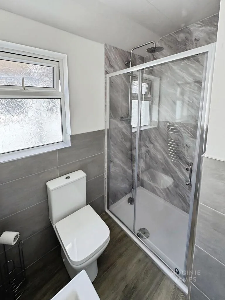 5 bedroom terraced house for rent