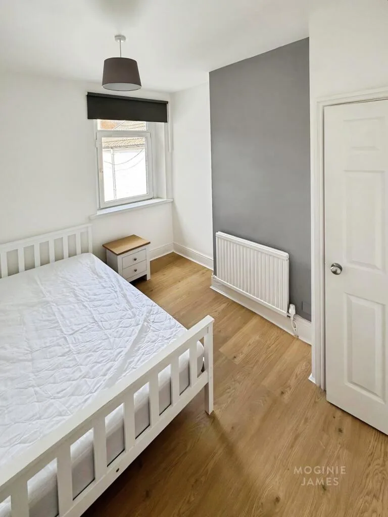 5 bedroom terraced house for rent