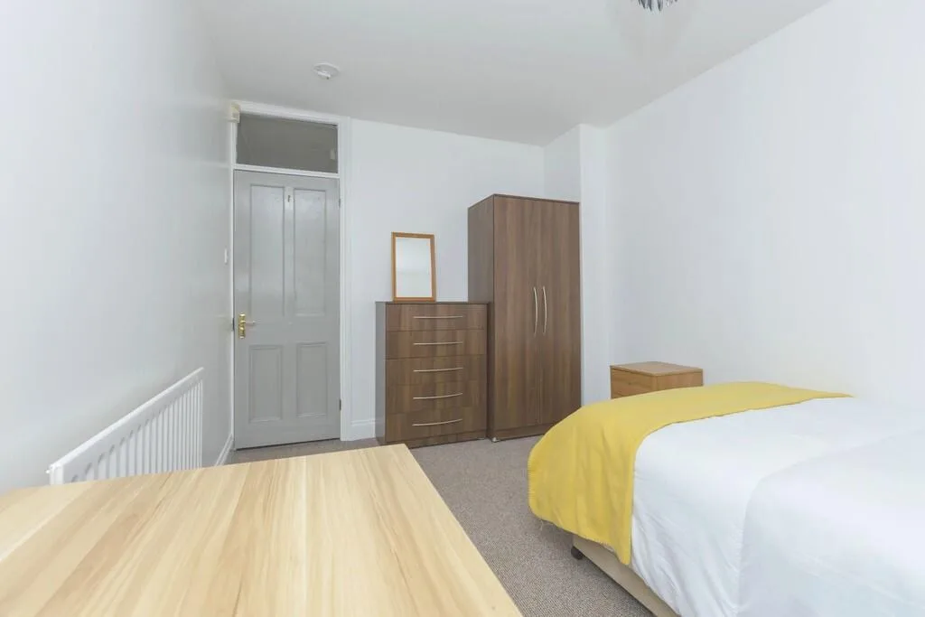 5 bedroom terraced house for rent