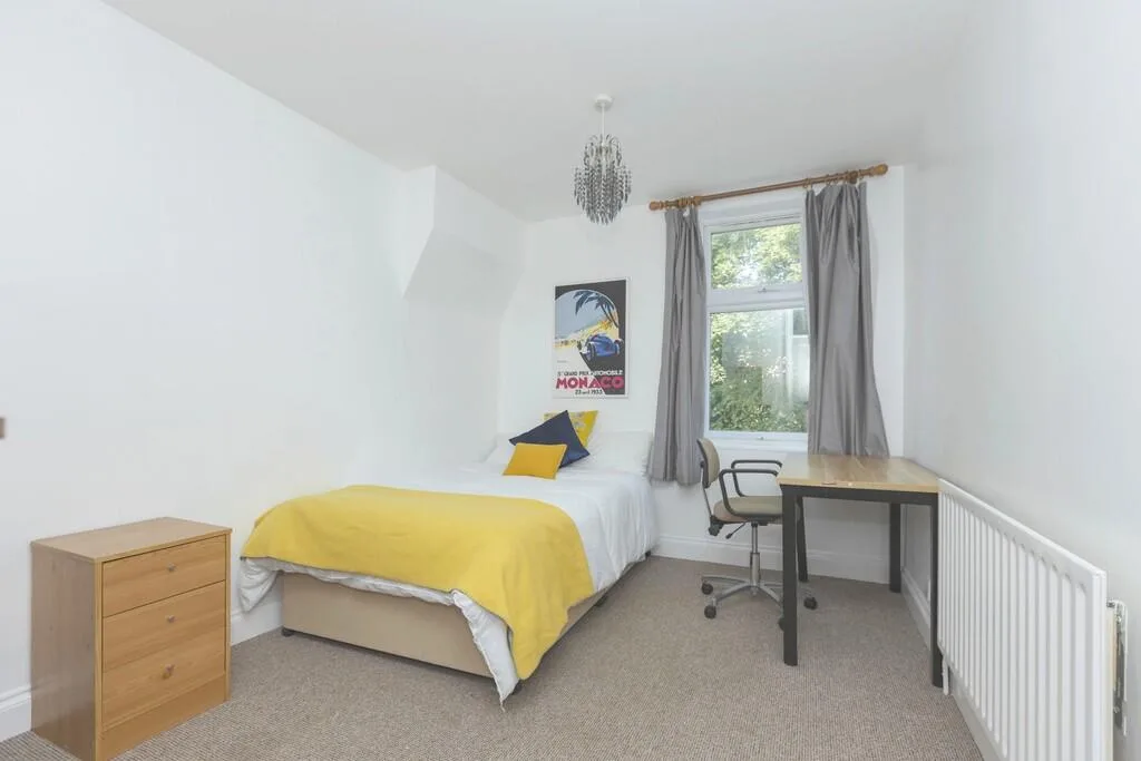 5 bedroom terraced house for rent