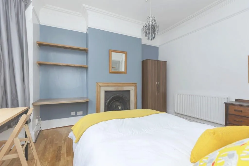 5 bedroom terraced house for rent