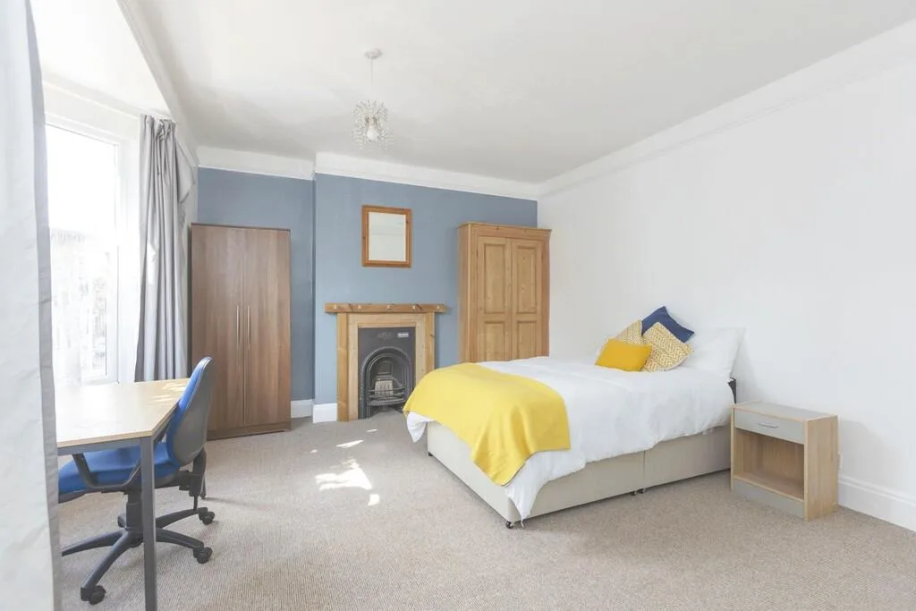 5 bedroom terraced house for rent