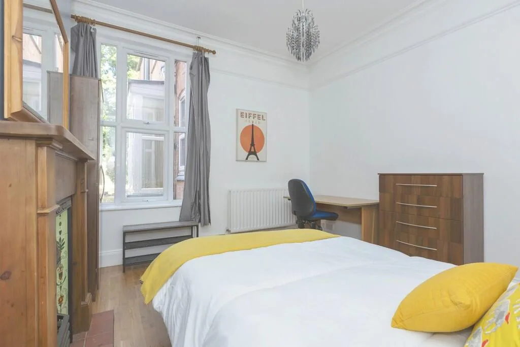 5 bedroom terraced house for rent