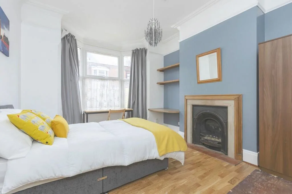 5 bedroom terraced house for rent