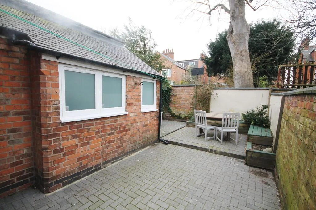 4 bedroom terraced house for rent