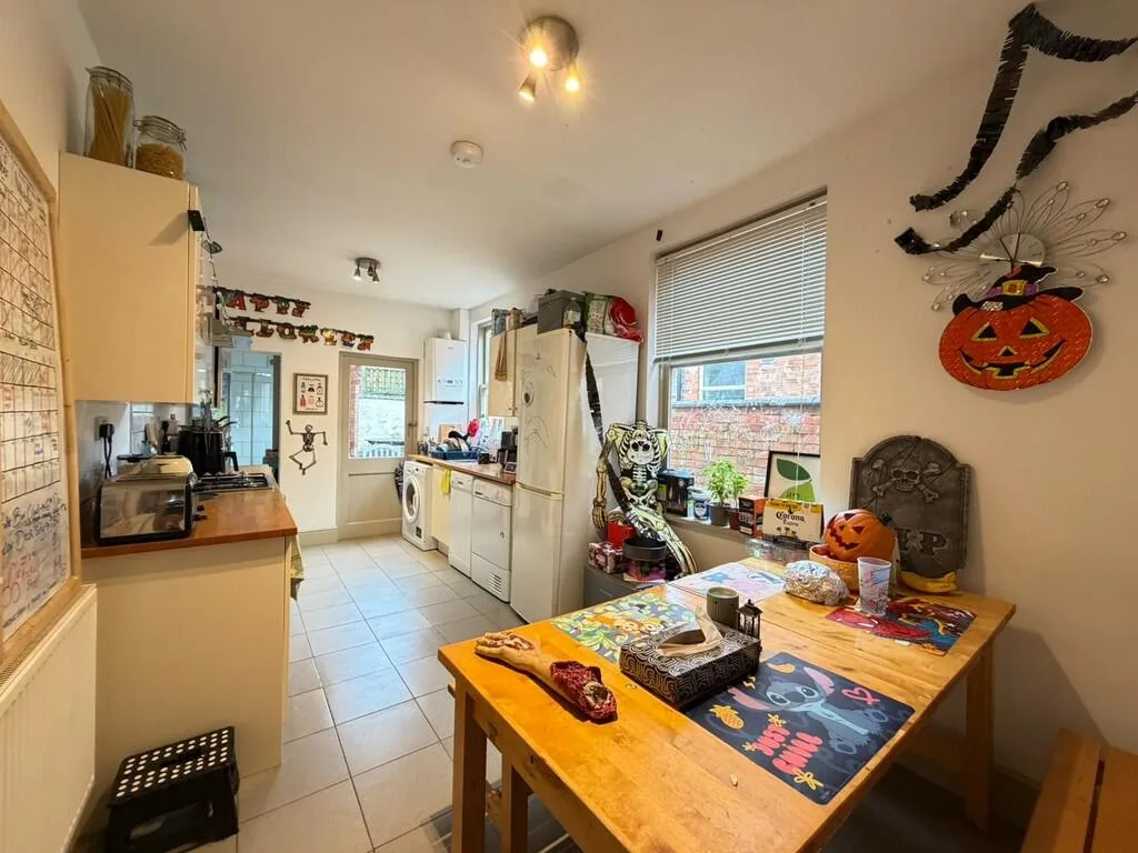 4 bedroom terraced house for rent