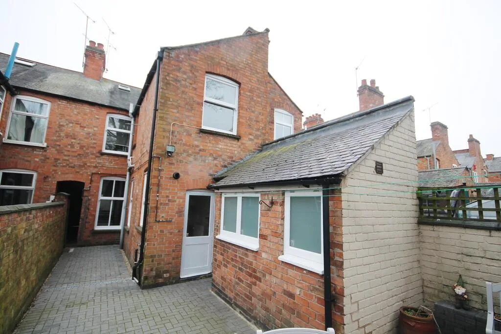 4 bedroom terraced house for rent