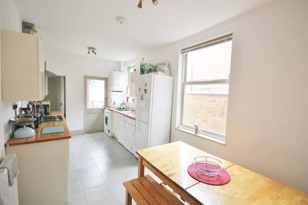 4 bedroom terraced house for rent