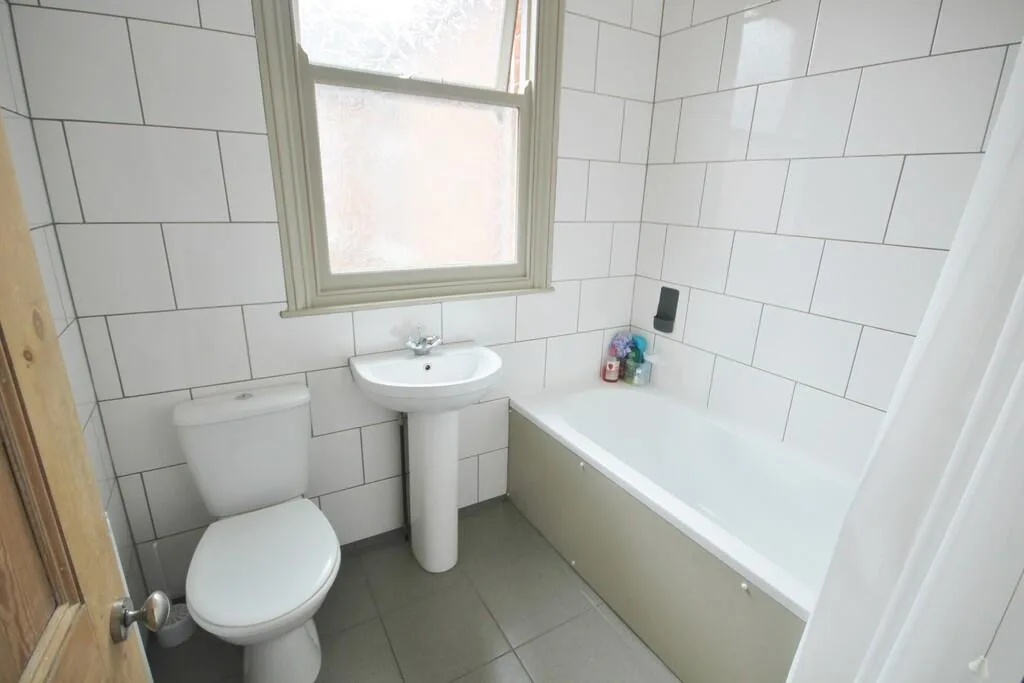 4 bedroom terraced house for rent