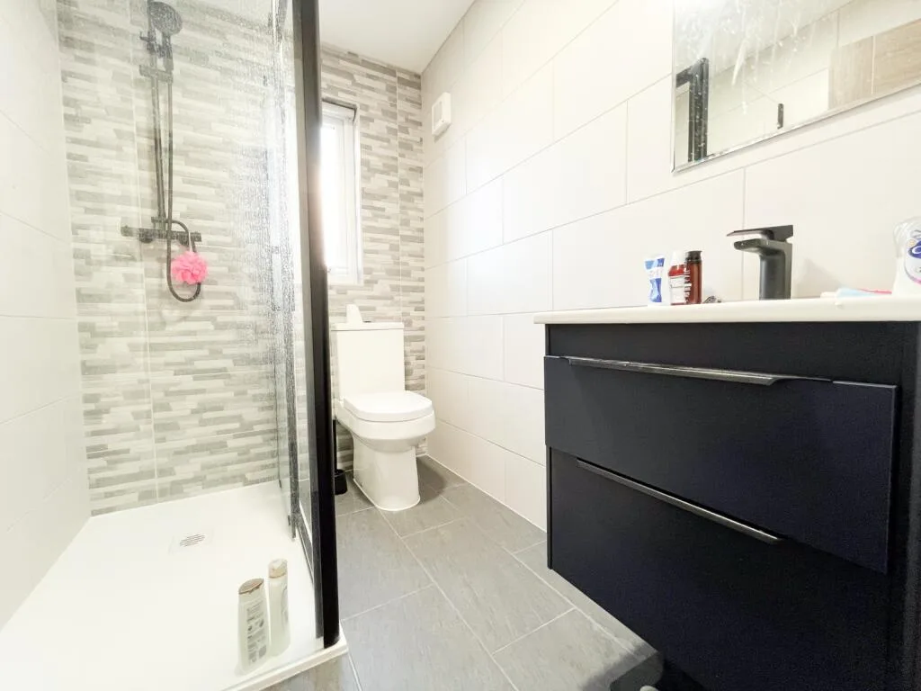 7 bedroom terraced house for rent