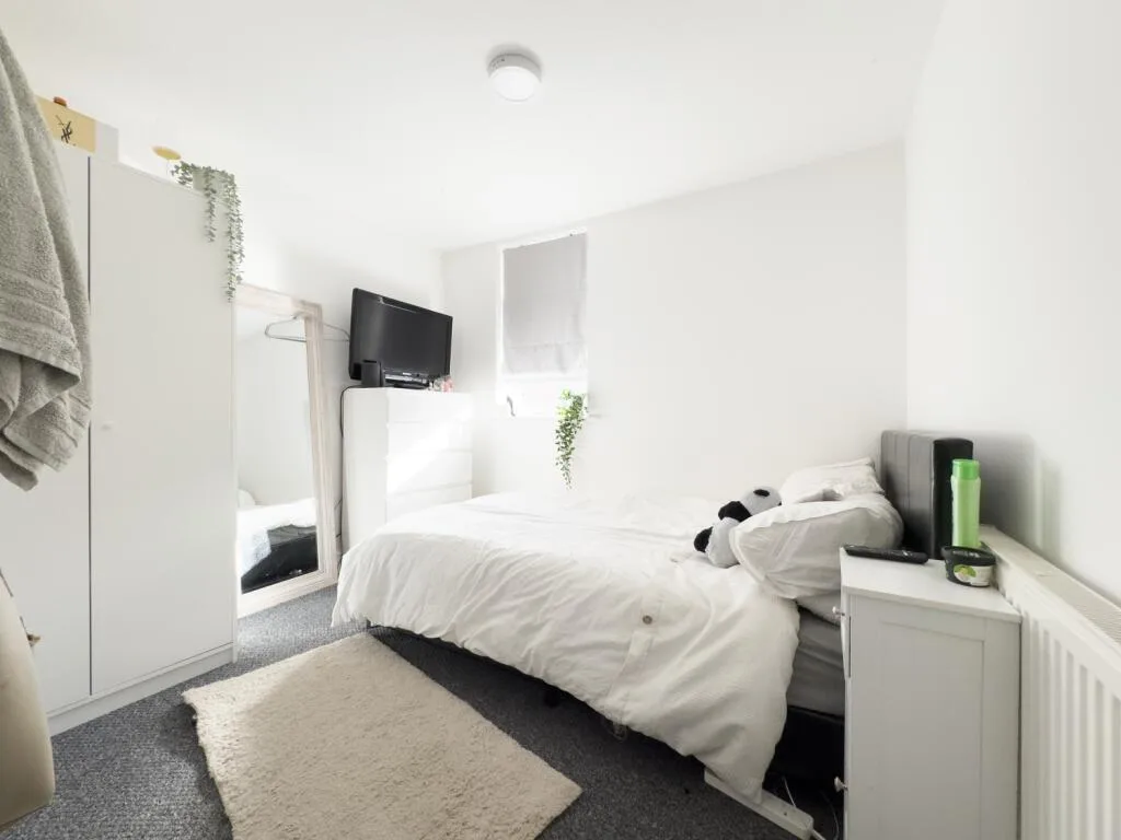 7 bedroom terraced house for rent