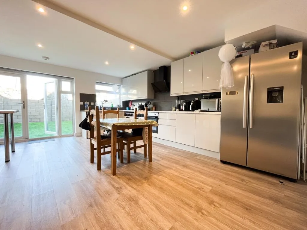 7 bedroom terraced house for rent