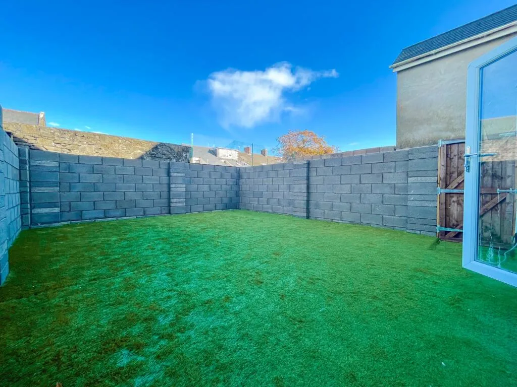 7 bedroom terraced house for rent