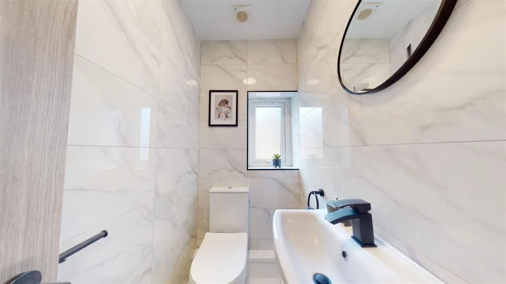 8 bedroom house for rent