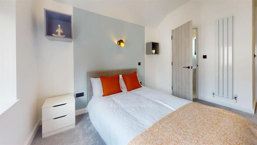 8 bedroom house for rent