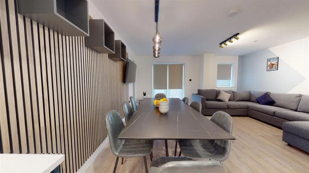 8 bedroom house for rent