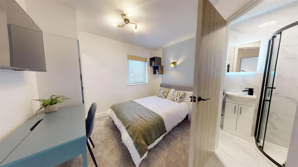 8 bedroom house for rent