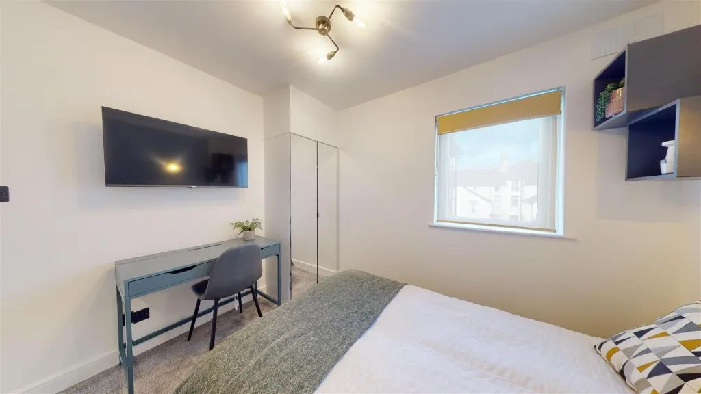 8 bedroom house for rent
