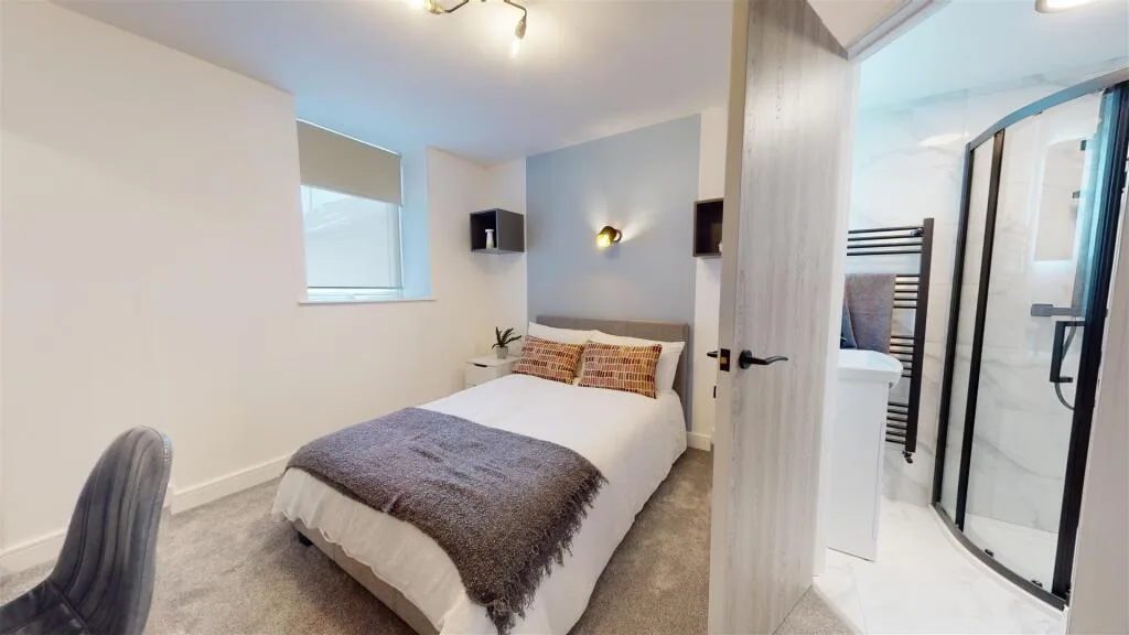 8 bedroom house for rent