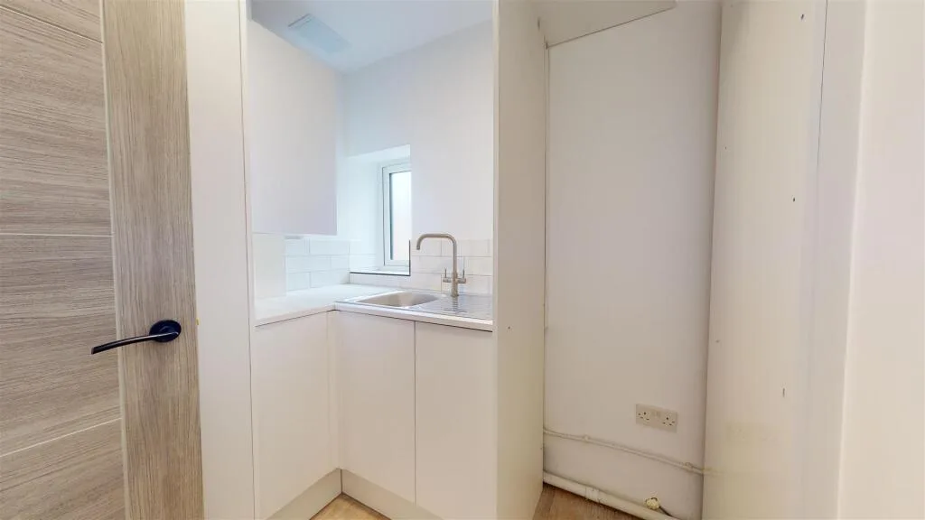 8 bedroom house for rent