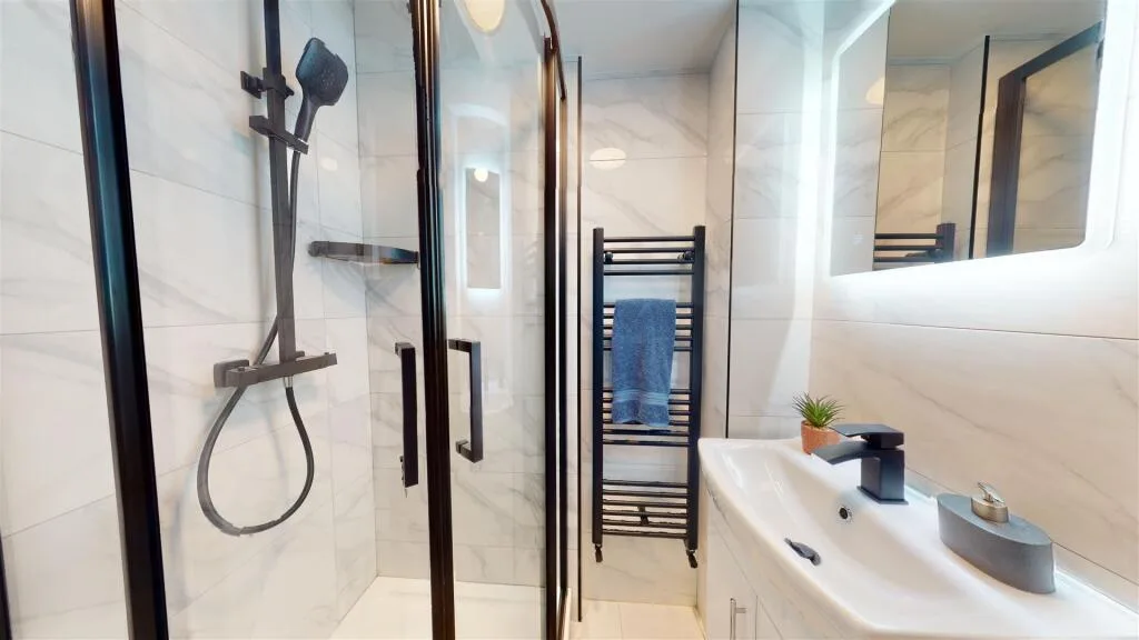8 bedroom house for rent