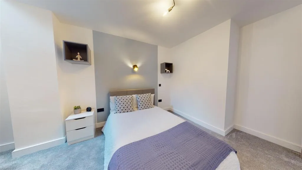8 bedroom house for rent