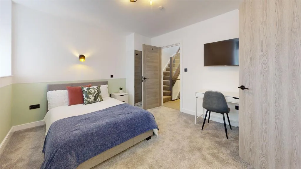 8 bedroom house for rent