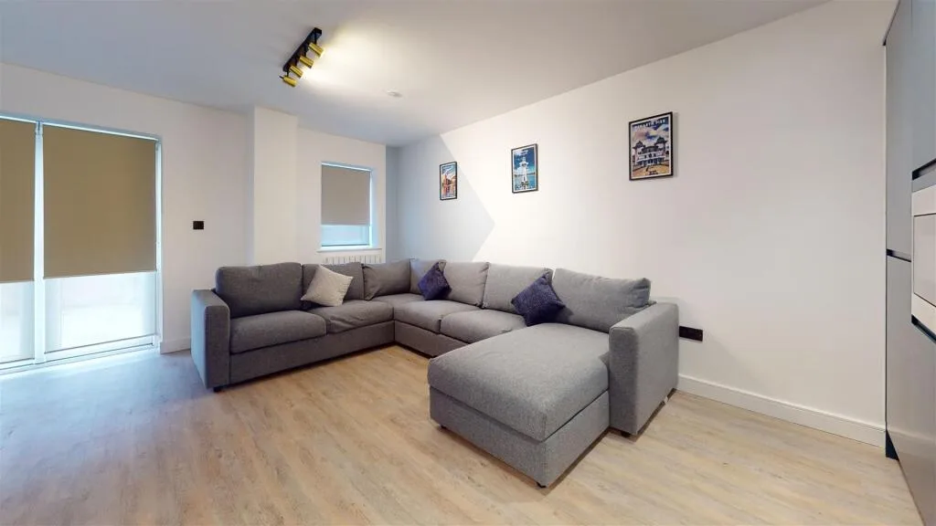 8 bedroom house for rent
