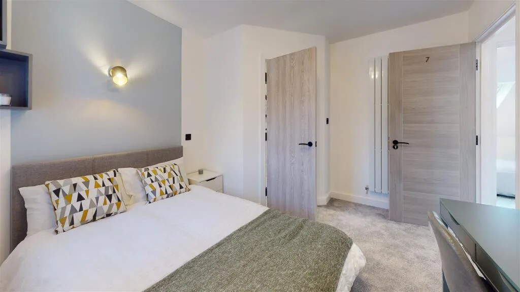 8 bedroom house for rent