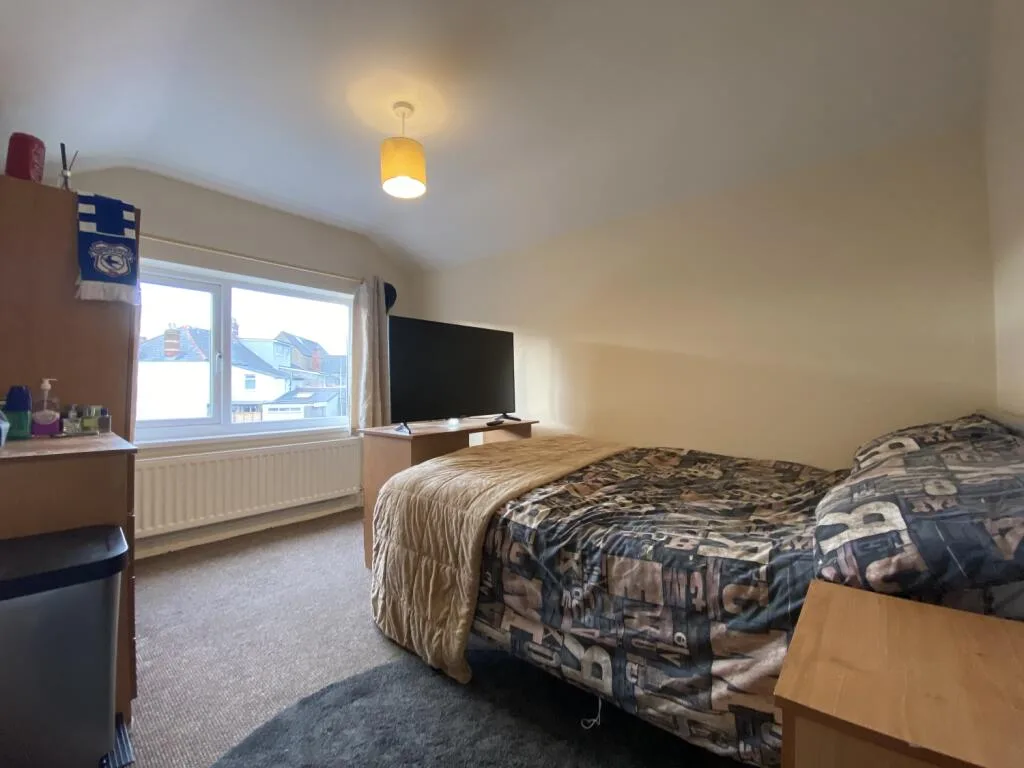7 bedroom terraced house for rent