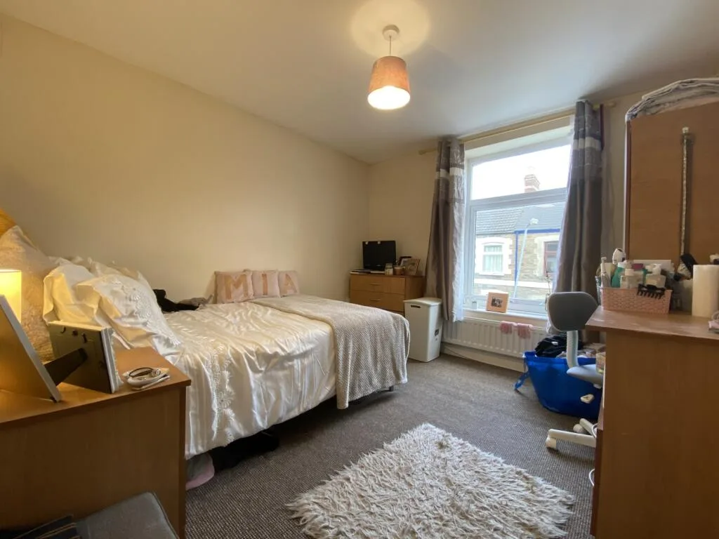 7 bedroom terraced house for rent