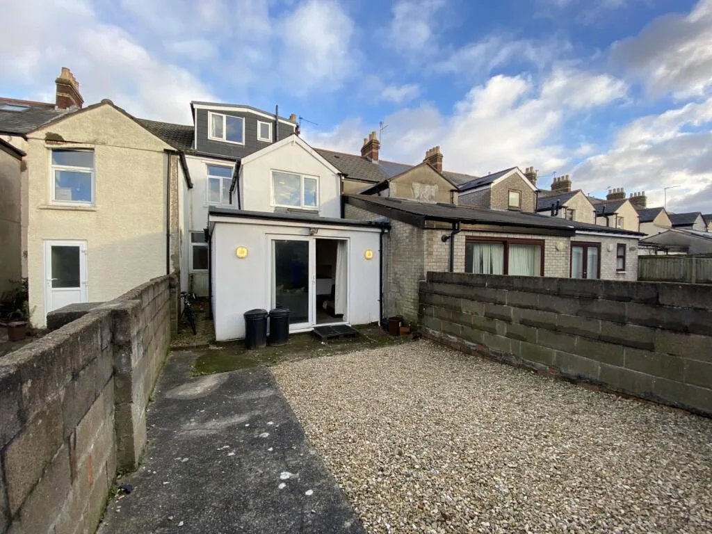 7 bedroom terraced house for rent