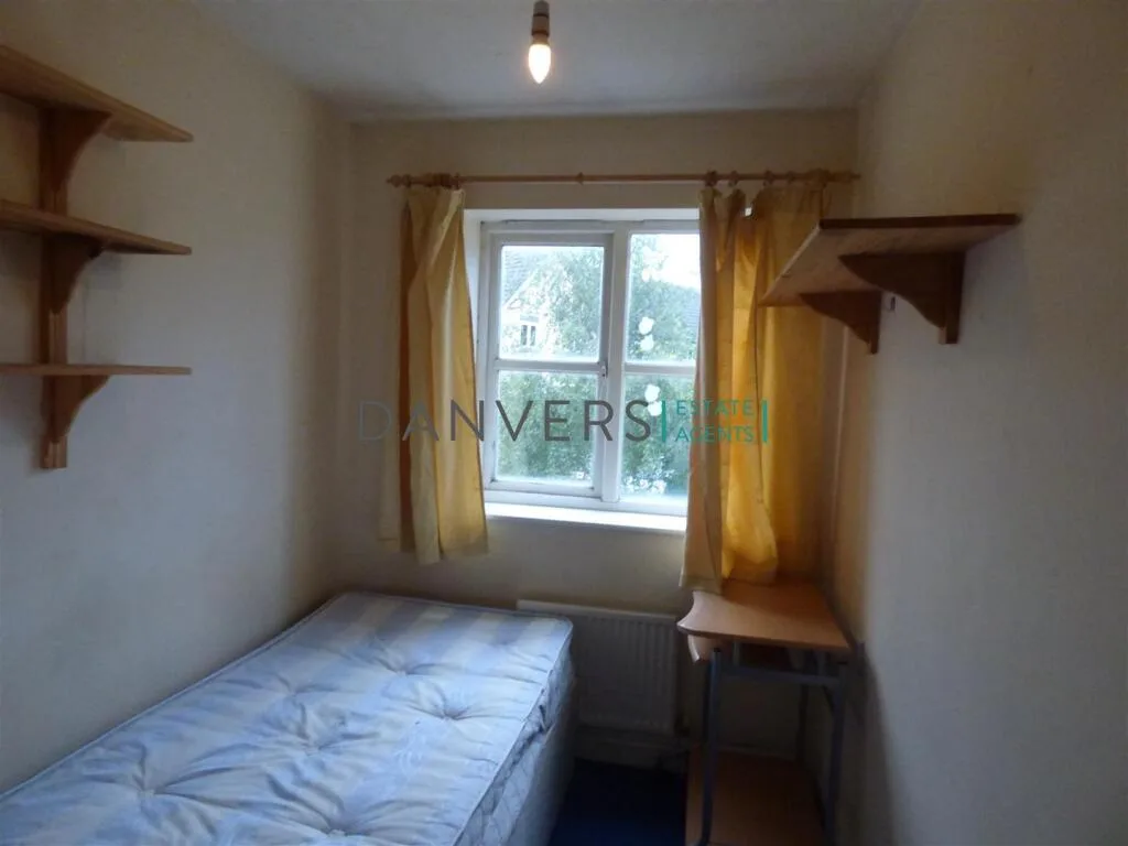 2 bedroom town house for rent