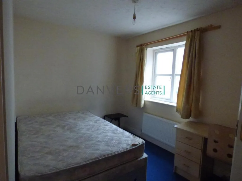 2 bedroom town house for rent