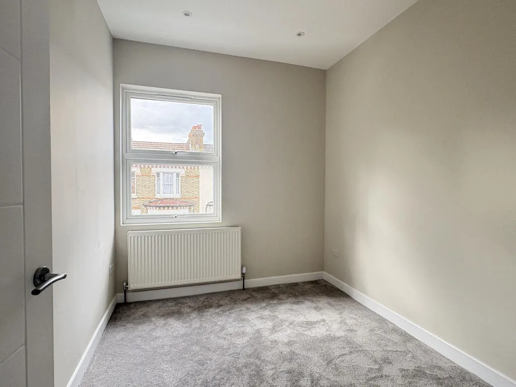 2 bedroom maisonette for rent