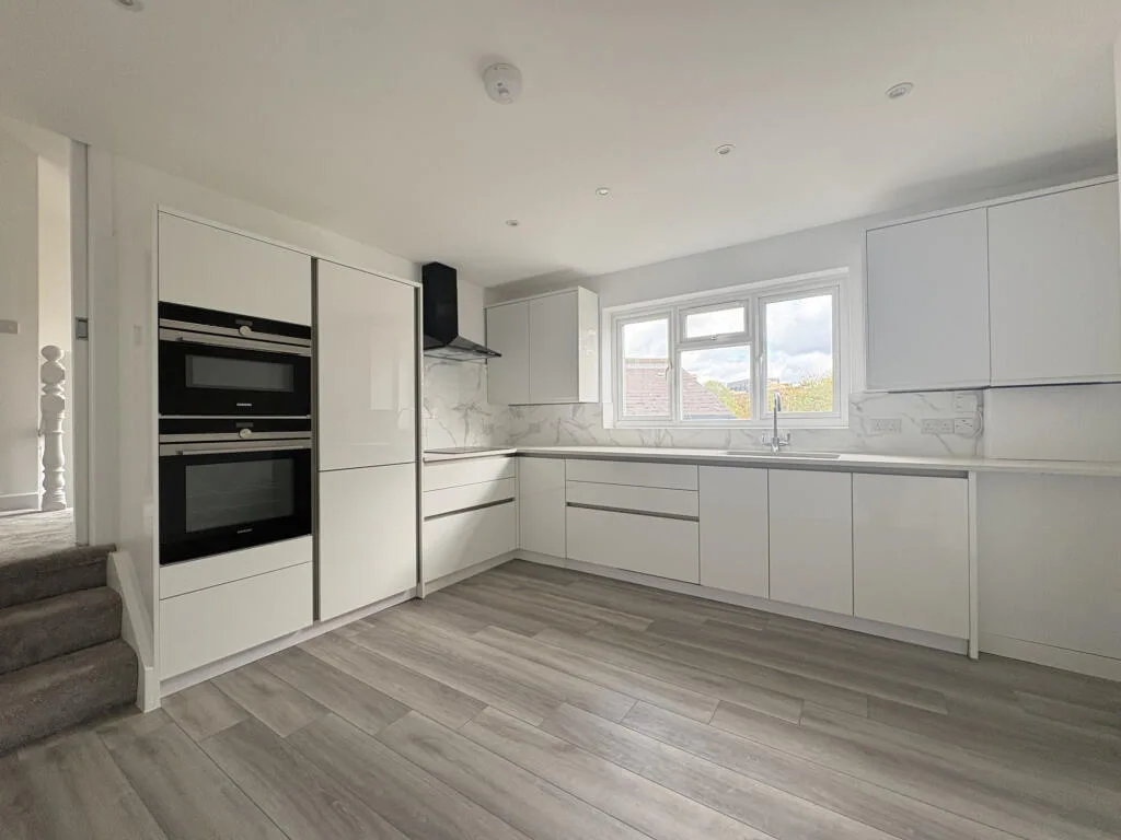 2 bedroom maisonette for rent
