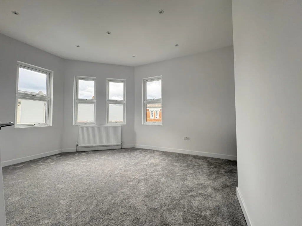2 bedroom maisonette for rent