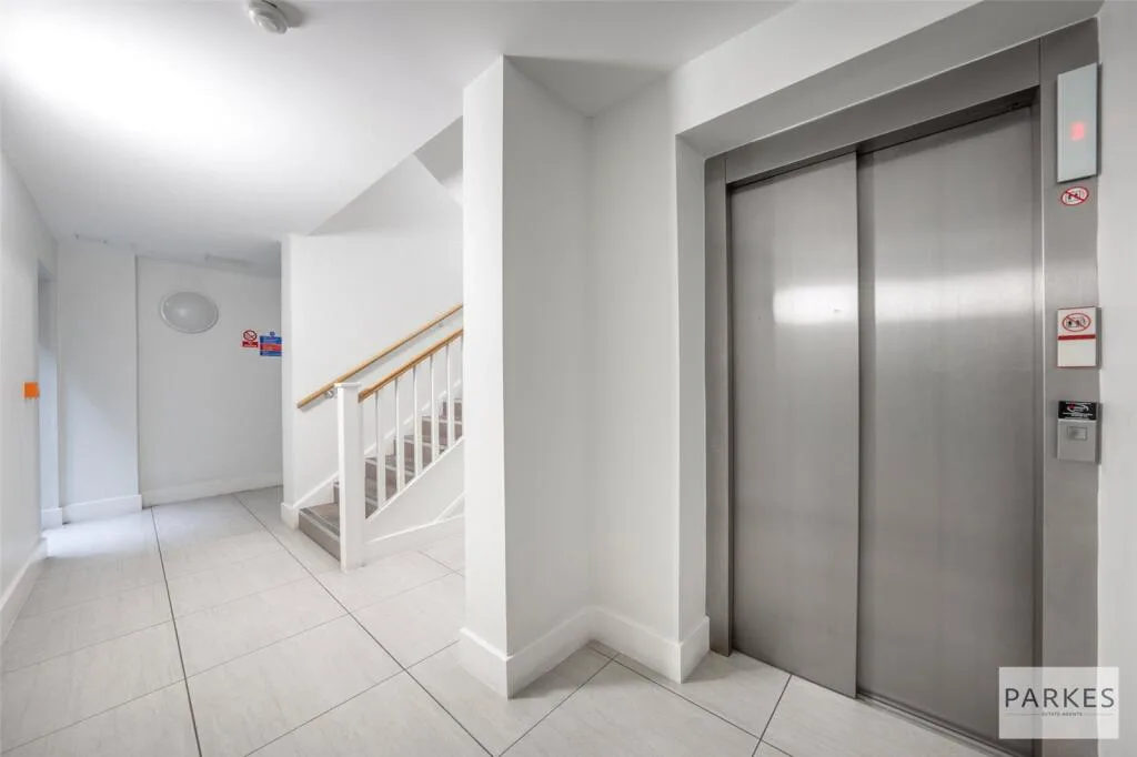 2 bedroom penthouse for rent