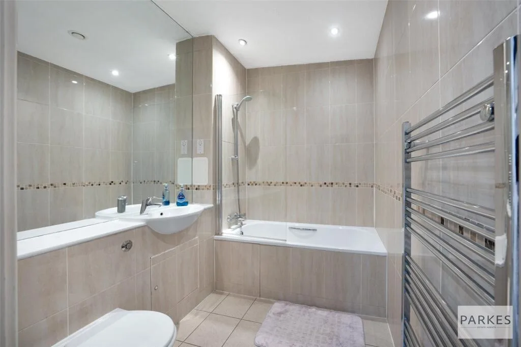 2 bedroom penthouse for rent