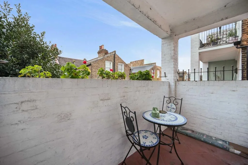 2 bedroom flat for rent