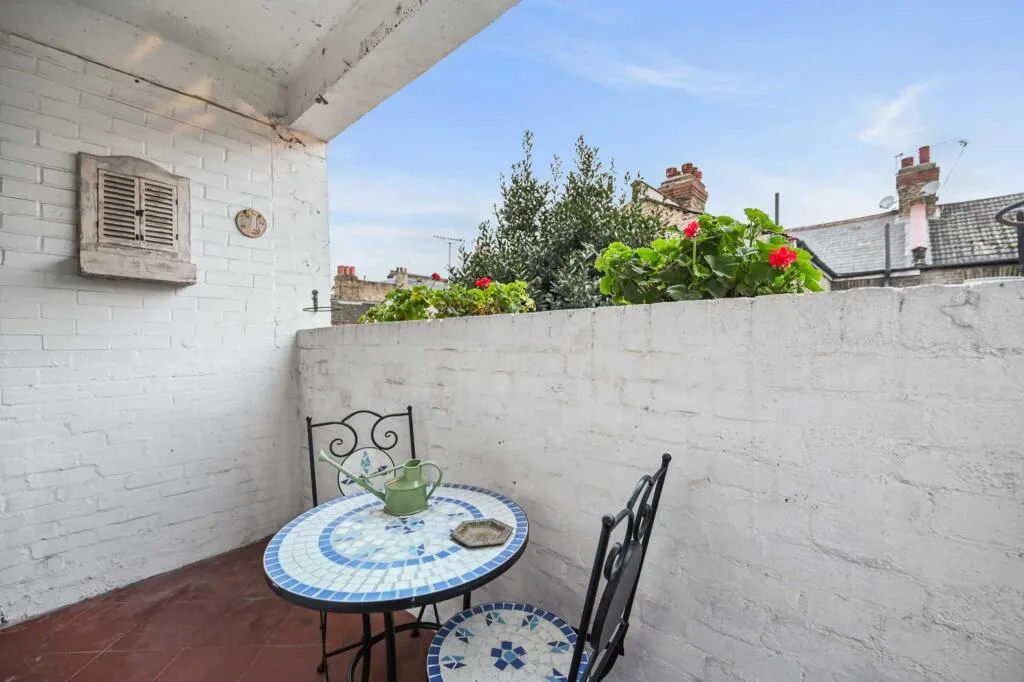 2 bedroom flat for rent