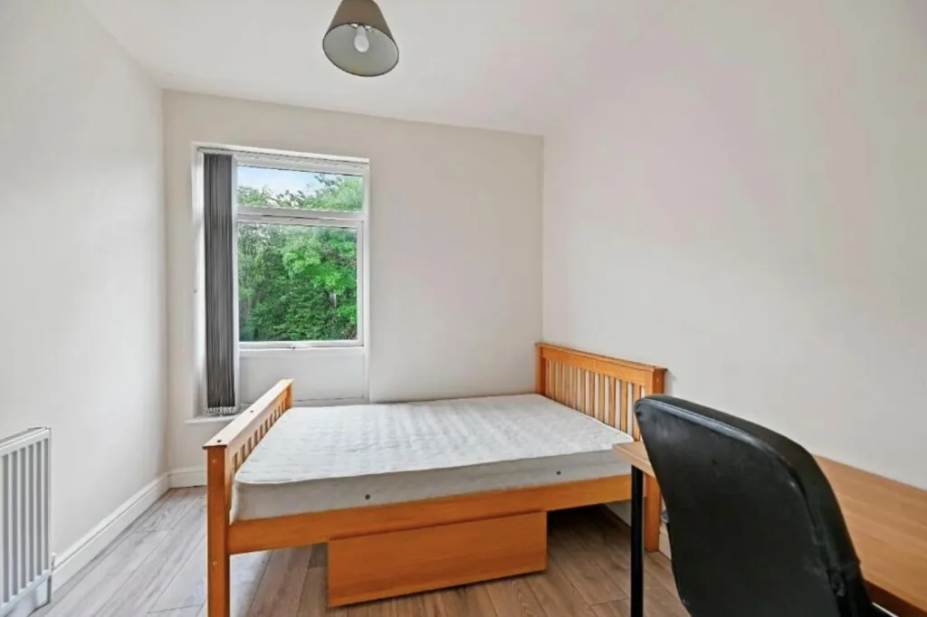 6 bedroom house for rent