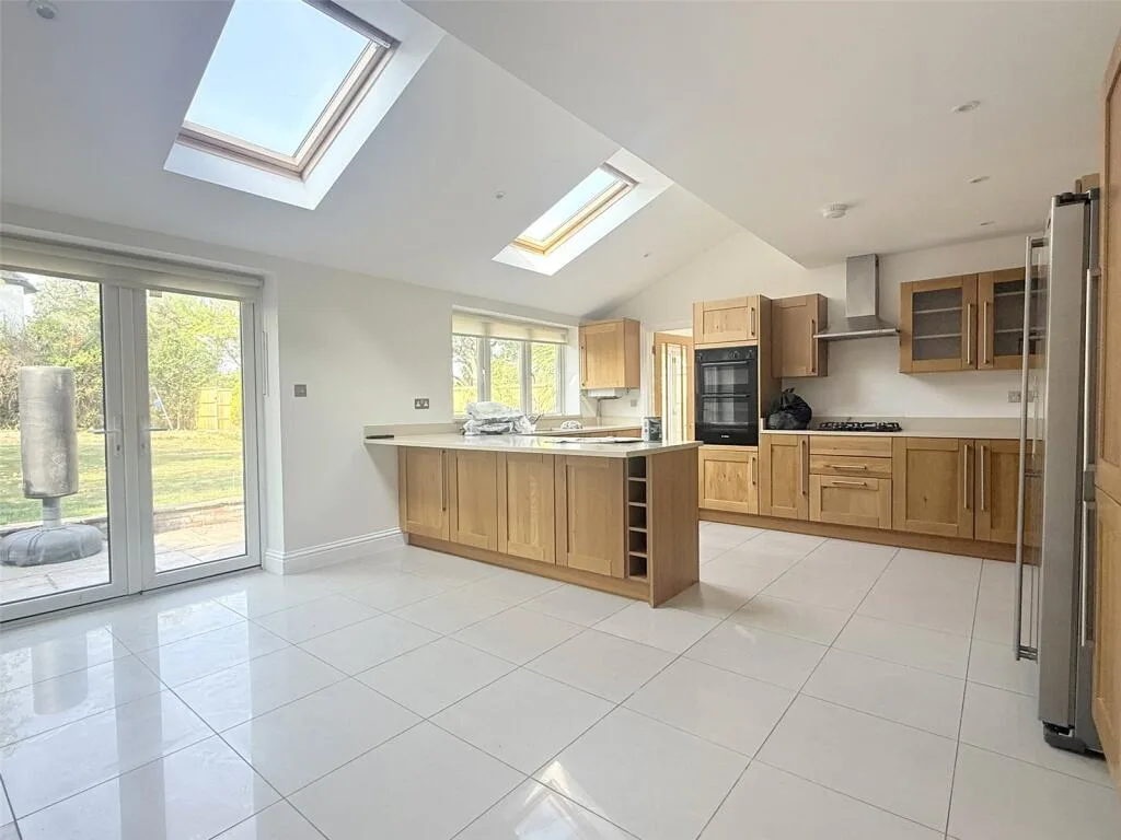 4 bedroom detached house for rent